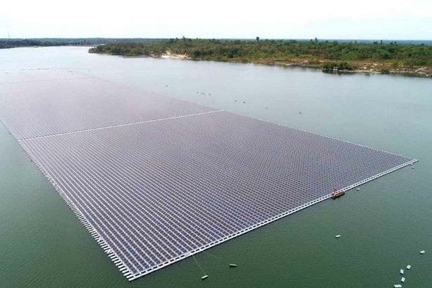  A floating solar farm at Sirindhorn Dam in Ubon Ratchathani. Photo courtesy of bangkokpost.com.
