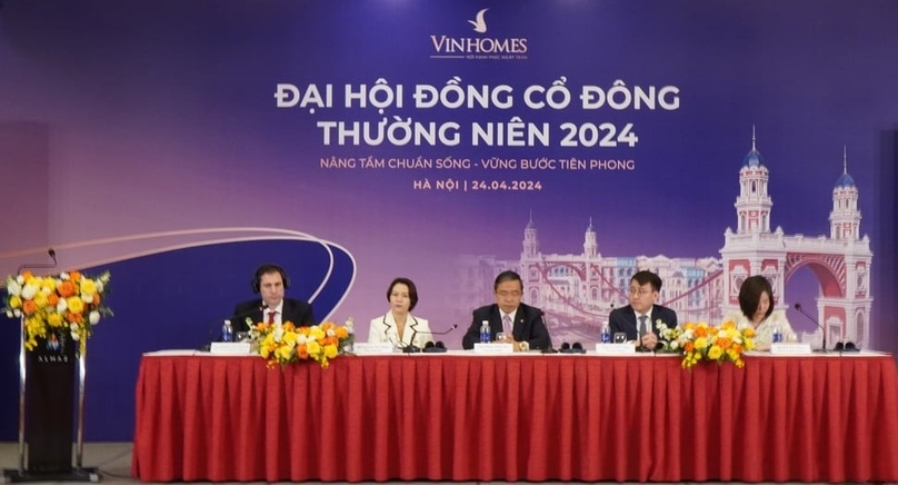 Vinhomes' leadership at its 2024 AGM in Hanoi, April 24, 2024. Photo by The Investor/Huu Bat.