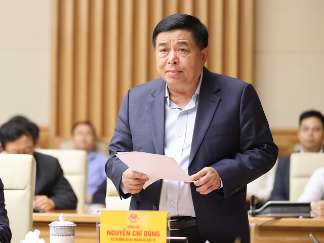 Minister of Planning and Investment Nguyen Chi Dung speaks at a national conference on the semiconductor workforce in Hanoi, April 24, 2024. Photo courtesy of the government's news portal.