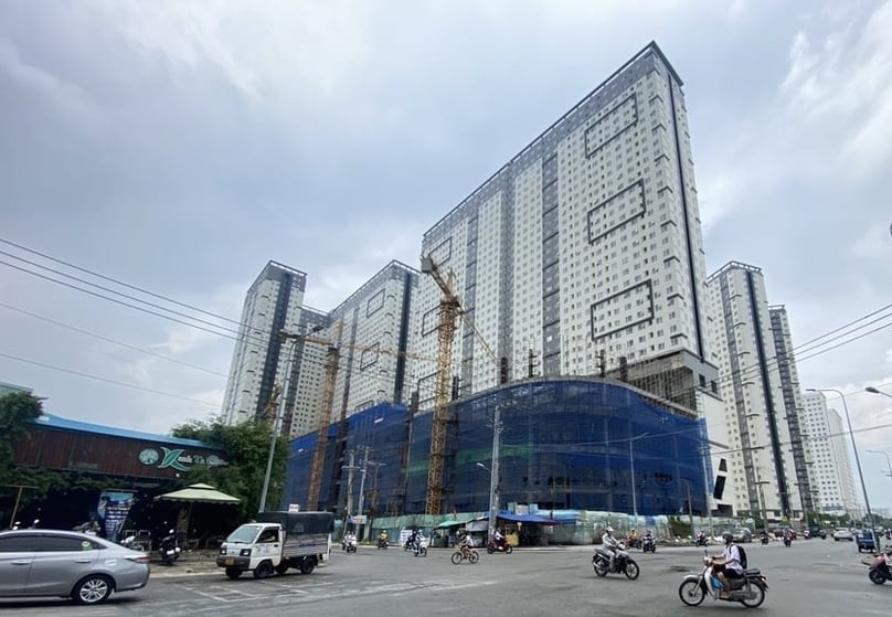 An apartment complex takes shape in District 8, Ho Chi Minh City, southern Vietnam. Photo by The Investor/Lien Thuong.