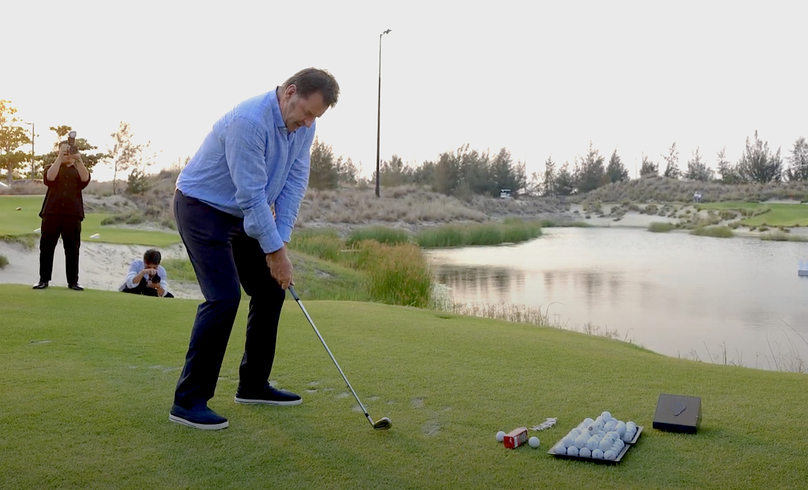 Sir Nick Faldo performs his swing skills at the event. Photo courtesy of HSGC.