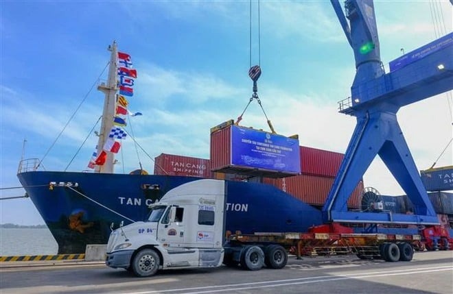 A view of Can Tho port, Cai Rang district, Can Tho city, southern Vietnam. Photo courtesy of Vietnam News Agency.