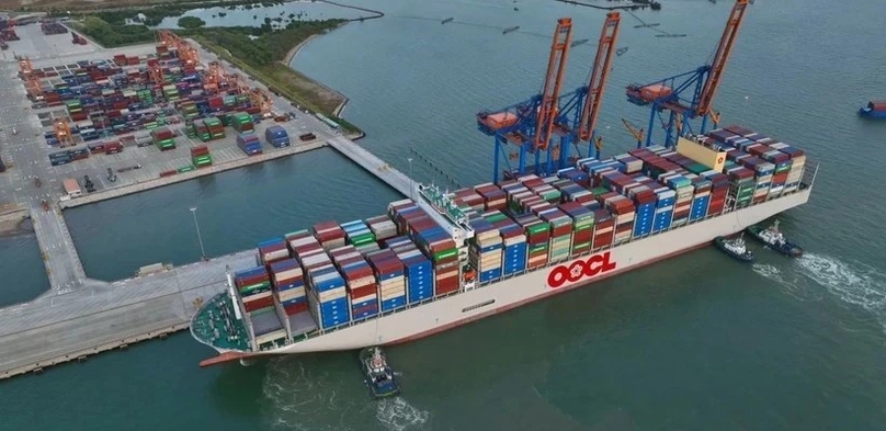  A container ship. Photo courtesy of Vietnam News Agency.
