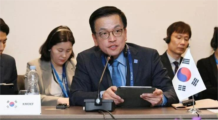 South Korean Finance Minister Choi Sang-mok speaks at a trilateral meeting with his Japanese and Chinese counterparts in Georgia. Photo courtesy of Yonhap.