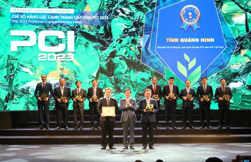 Representatives of Quang Ninh province, northern Vietnam, receive the PGI 2023 Cup and certificate in Hanoi on May 9, 2024. Photo courtesy of the provincial portal.