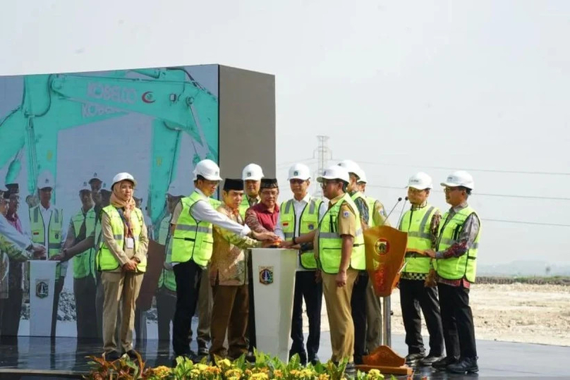 At the groundbreaking of the RDF plant in Rorotan, North Jakarta on May 13, 2024. Photo courtesy of Antara.