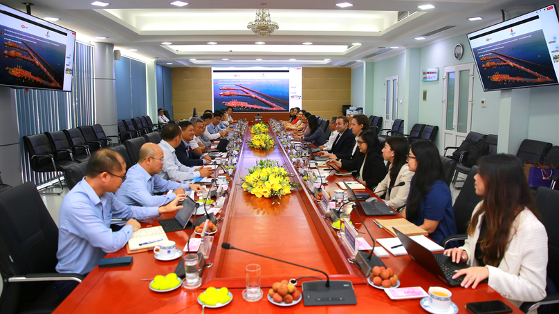 Delegations of Dung Quat refinery operator BSR (left) and HSBC meet at the BSR headquarters in Quang Ngai province, central Vietnam, April 2024. Photo courtesy of BSR.