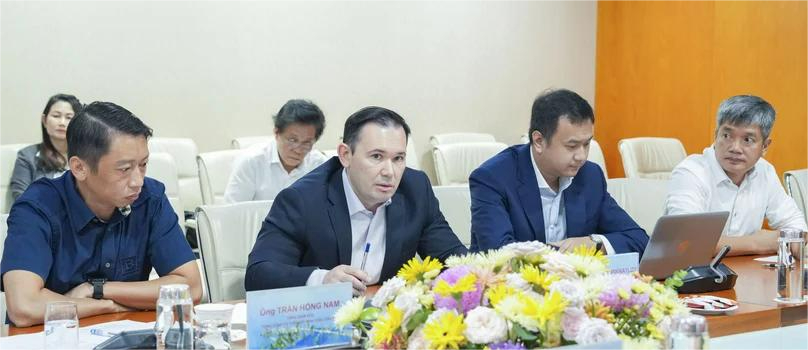 CEO of PVEP Tran Hong Nam (first, left) and CEO of Zarubezhneft Company EP Vietnam Alexander I. Mikhaylov (second, left) at a meeting with executives of PV Gas in Ho Chi Minh City, May 20, 2024. Photo courtesy of PV Gas.