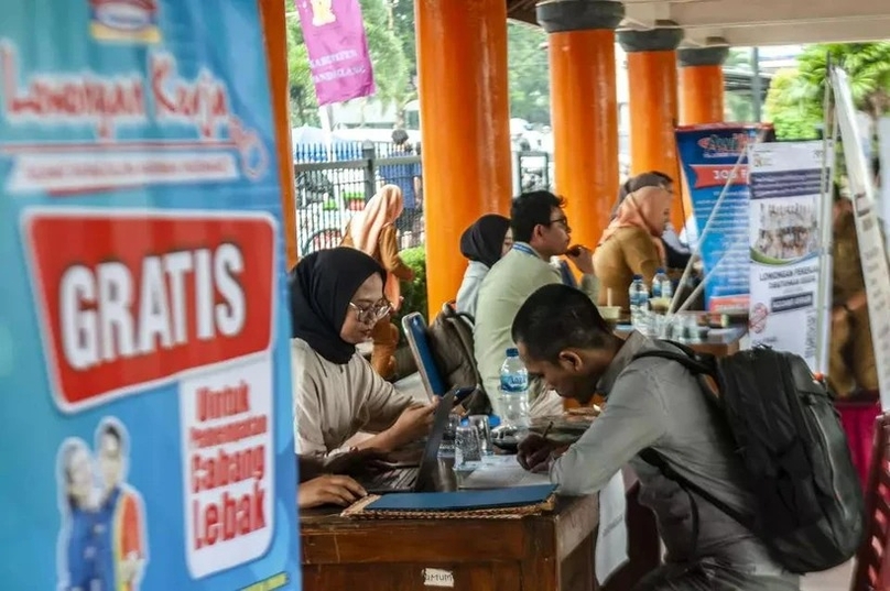 A job fair in Pandeglang square in Banten. Photo courtesy of jakartaglobe.id.