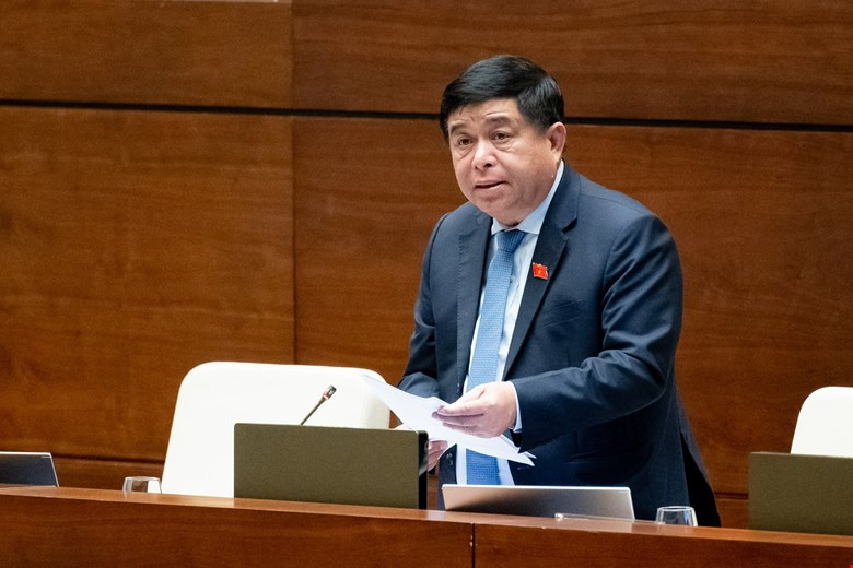 Minister of Planning and Investment Nguyen Chi Dung speaks at the ongoing sitting of the National Assembly on May 31, 2024. Photo courtesy of the legislature.