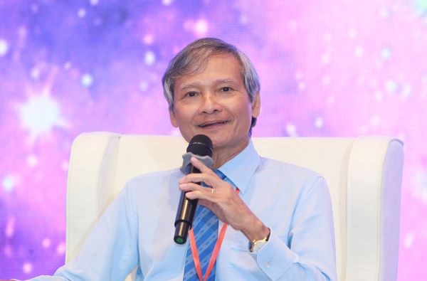 Truong Van Phuoc, former acting chairman of the National Financial Supervisory Commission, speaks at the Vietnam Wealth Advisor Summit 2024 in Hanoi, June 6, 2024. Photo courtesy of Dau Tu (Investment) newspaper.