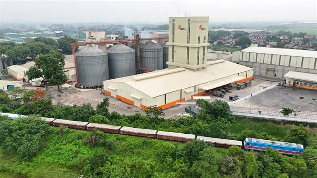 A manufacturer of Japfa Comfeed Vietnam. The company this year develops a comprehensive transformation to overcome challenges and continue sustainable growth in a volatile market. Photo courtesy of Japfa Comfeed.
