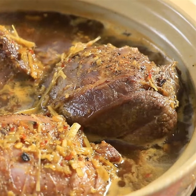 Beef shank braised with molasses, a popular pride dish of Nghe An province, central Vietnam. Photo courtesy of dienmayxanh.com