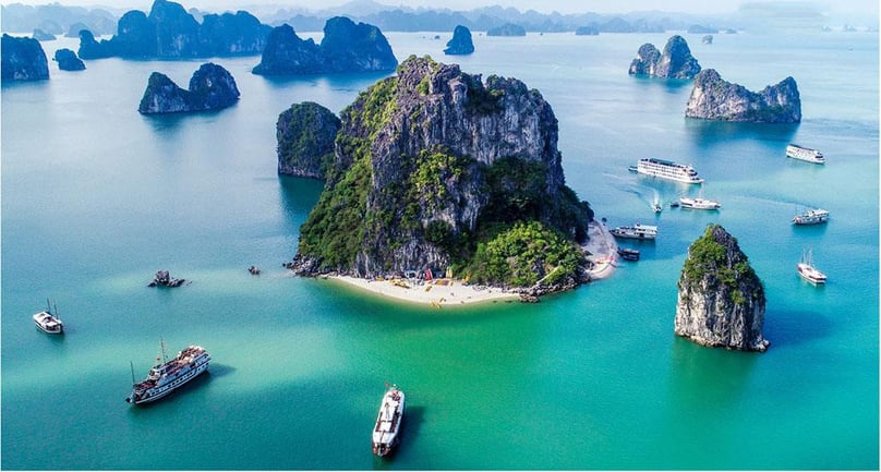 Cruise liners in Ha Long Bay, a UNESCO-recognized world natural heritage site in Quang Ninh province, northern Vietnam. Photo courtesy of the government's news portal.