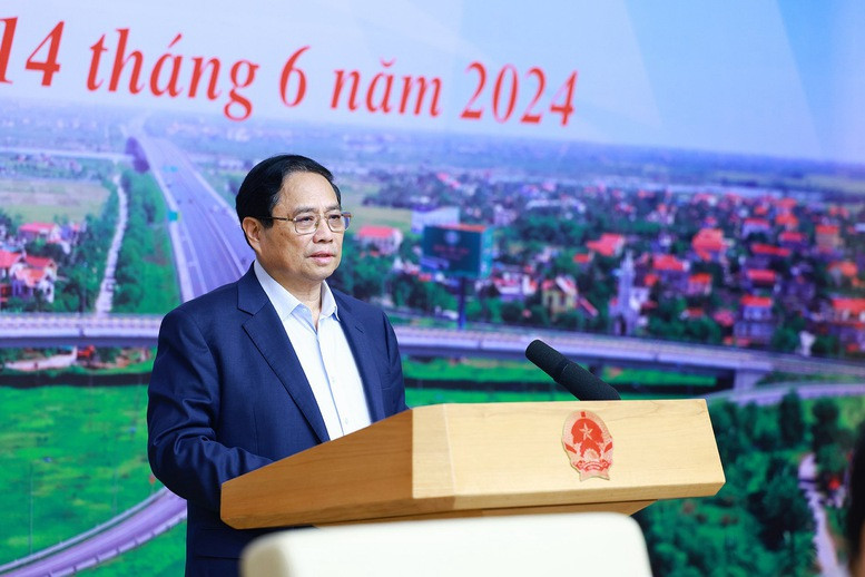 Prime Minister Pham Minh Chinh speaks at the 12th meeting of the State Steering Committee for National Key Transport Projects in Hanoi, June 14, 2024. Photo courtesy of the government's news portal.