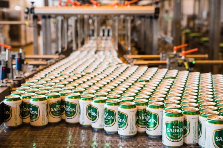 Bia Saigon Lager cans at a Sabeco factory. Photo courtesy of Sabeco.