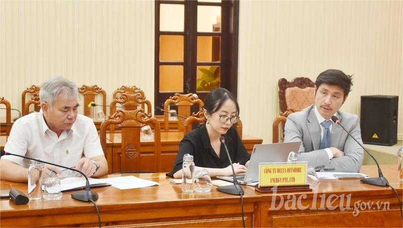 DOE co-founder Ian Nguyen (right) at a meeting with Bac Lieu authorities in Bac Lieu province, southern Vietnam, June 18, 2024. Photo courtesy of Bac Lieu news portal.