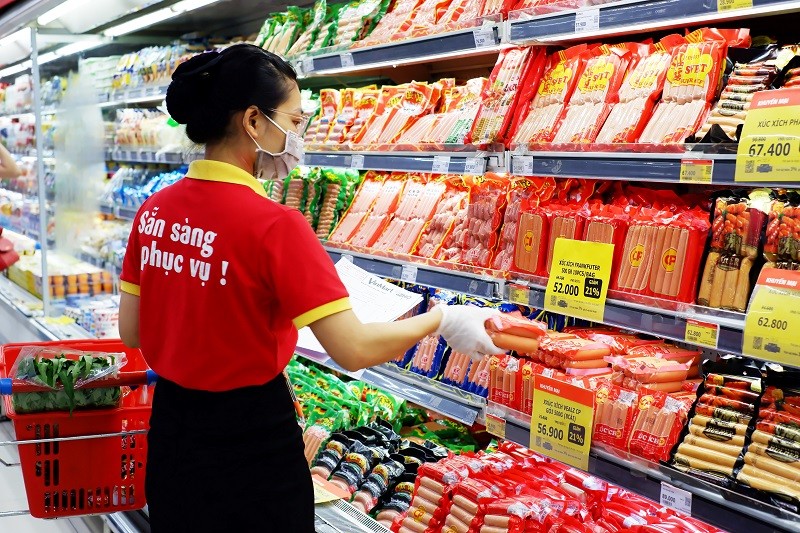  A Winmart supermarket, owned and run by Masan Group. Photo courtesy of Nguoi Dua Tin (News Courier) magazine. 