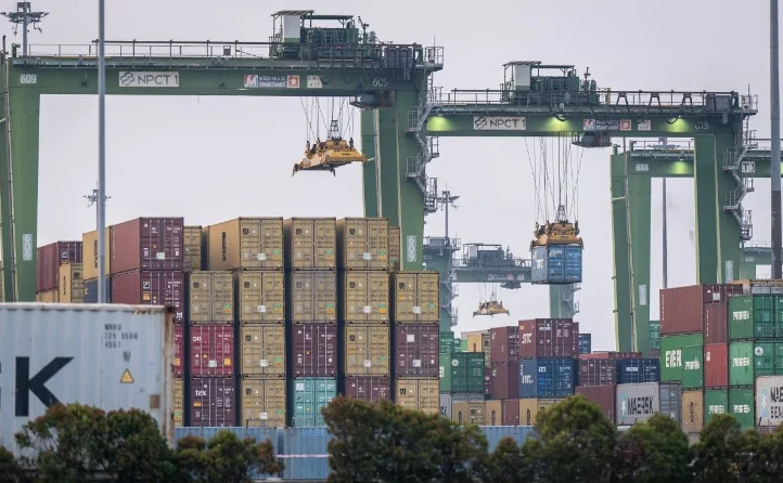  Container loading and unloading in the Tanjung Priok Port area, Jakarta. Photo courtesy of Antara.