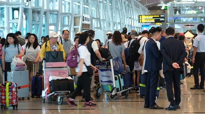  Passengers at an airport in Thailand. Photo courtesy of thainews.prd.go.th