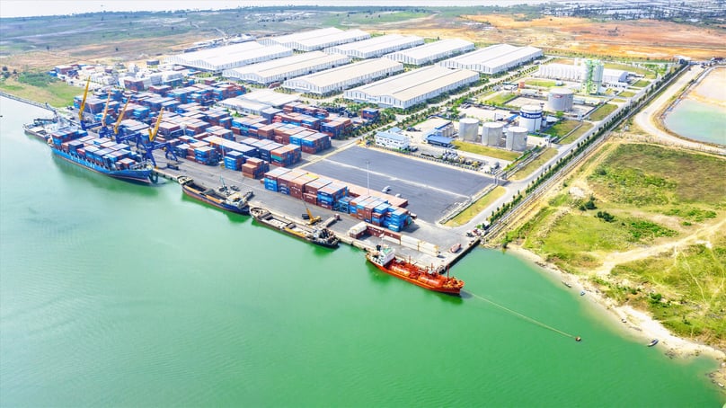 Chu Lai port in Quang Nam province, central Vietnam. Photo courtesy of Quang Nam newspaper.