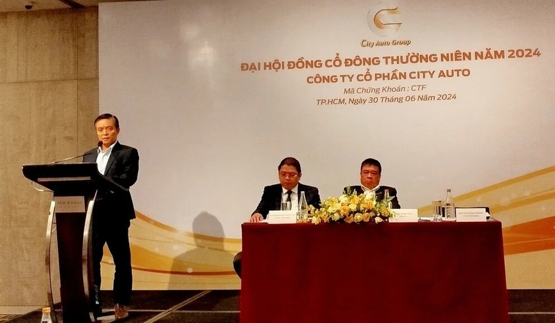  City Auto's CEO Nguyen Dang Hoang (standing) addresses its 2024 AGM on June 30, 2024. Photo by The Investor/My Ha.