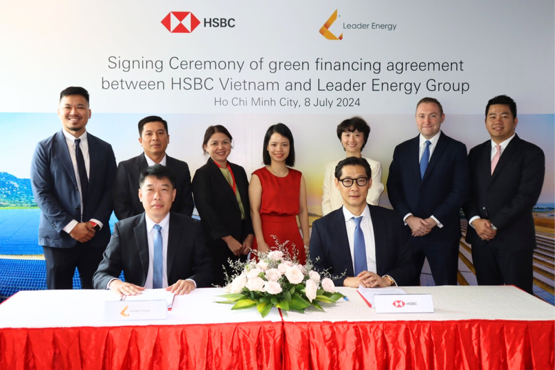 Representatives of HSBC Vietnam and Leader Energy sign a green financing agreement in Ho Chi Minh City, July 8, 2024. Photo courtesy of HSBC.