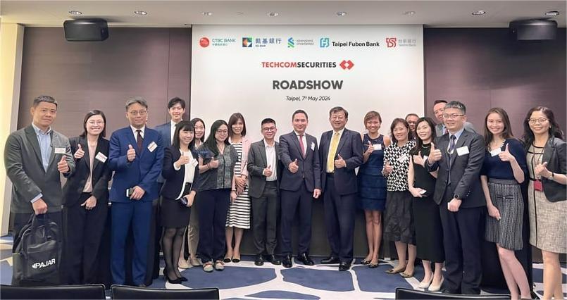 Staff of Techcom Securities and partner banks at an event in Taipei. Photo courtesy of Techcom Securities.