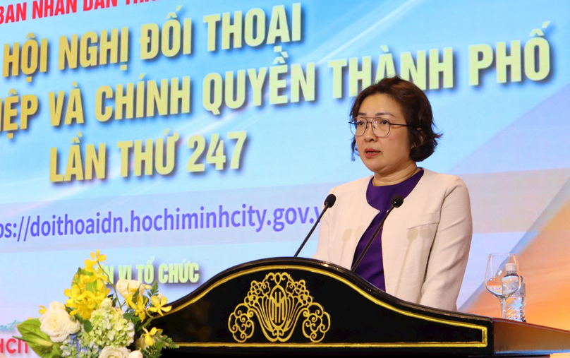 Bui Thi Ngoc Hieu, deputy director of the HCMC Department of Tourism, speaks at a meeting between businesses and city authorities, July 18, 2024. Photo courtesy by Hanoi Moi (New Hanoi) newspaper.