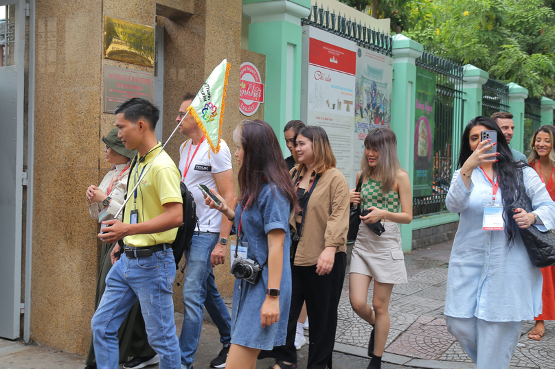 A group of tourists in HCMC. Photo courtesy of Phu Nu (Women) newspaper.