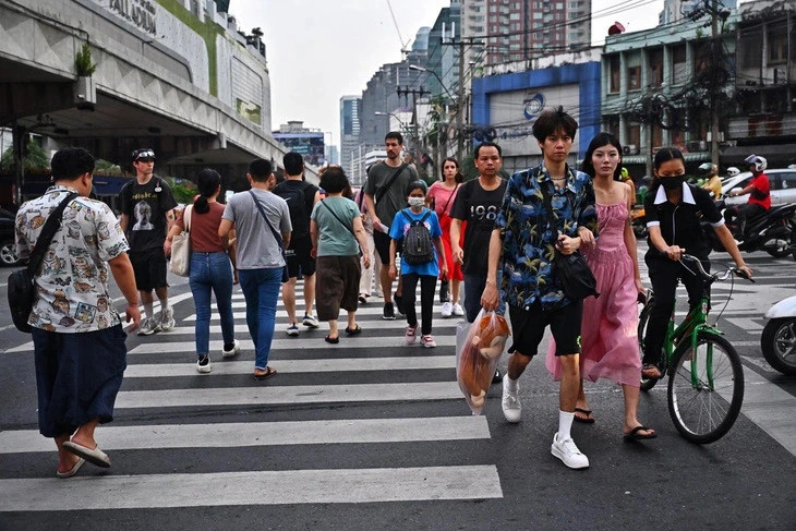 A crowded street in Thailand. Photo courtesy of AFP.