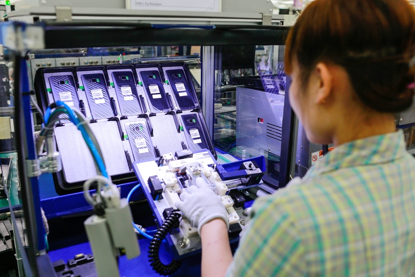 Production of Samsung phones in Vietnam. Photo courtesy of Samsung.