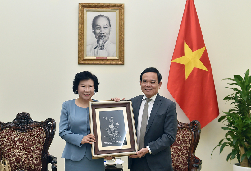 Deputy Prime Minister Tran Luu Quang (right) meets with Sailun chairwoman Liu Yanhua, Hanoi, July 29, 2024. Photo courtesy of the government's news portal.