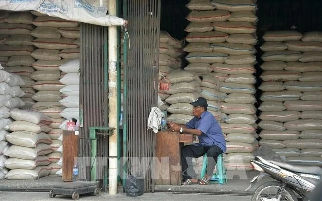 Sebuah toko beras di Jakarta, Indonesia. Foto milik AFP/VNA.