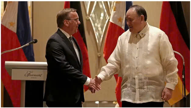 German Defence Minister Boris Pistorius (left) meets his Philippine counterpart, Gilberto Teodoro Jr. on August 5 for bilateral talks on strengthening security ties between the two nations. Photo courtesy of Inquirer.net.