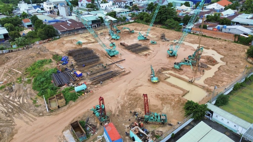 Construction site at the Thuan An 1 & 2 High-Rise Residential Complex in Binh Duong province, southern Vietnam. Photo courtesy of Phat Dat Real Estate.