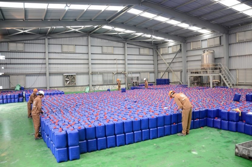  Workers at a Duc Giang Chemicals plant. Photo courtesy of the company.