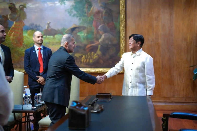 Emirates Nuclear Energy Corp. (ENEC) chairman and CEO Mohamed Al Hammadi pays President Ferdinand Marcos Jr. (firt, right) a courtesy call at Malacañang on August 12, 2024. Photo courtesy of inquirer.net.