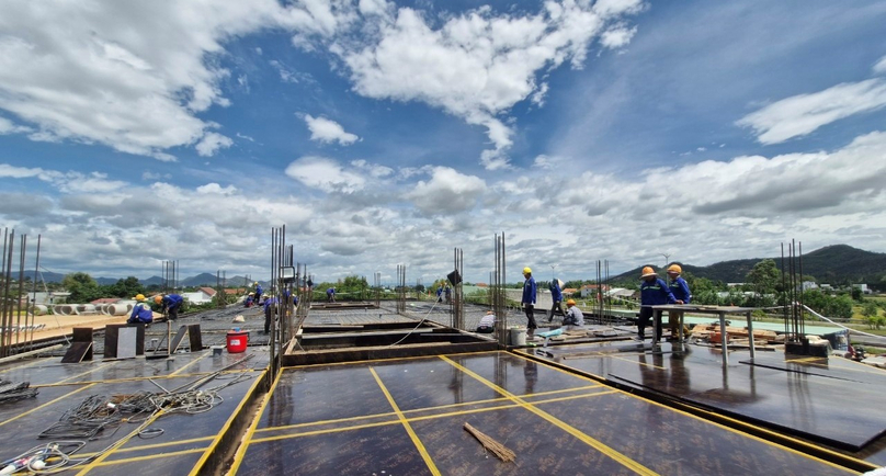 Formwork installation at the project site. Photo courtesy of Phat Dat.