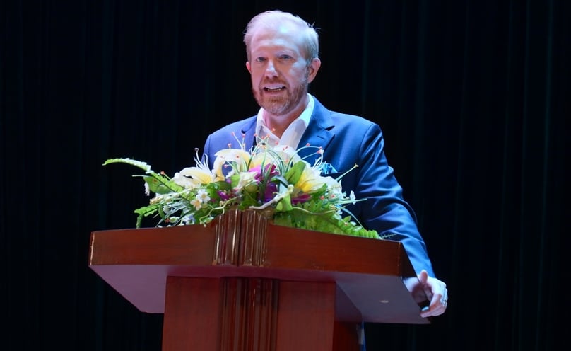 Jason Lusk, managing partner of Clickable Impact Consulting Group, presents a report at the Vietnam Climate Tech Investment Platform Networking Event, Hanoi, August 15, 2024. Photo by The Investor/Minh Tuan.