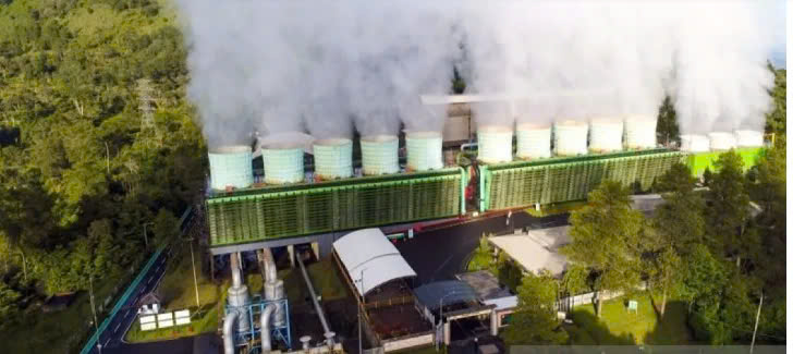 A geothermal power plant owned by state-run electricity company PLN with a capacity of 140 megawatts in Bandung district, West Java. Photo courtesy of Antara.