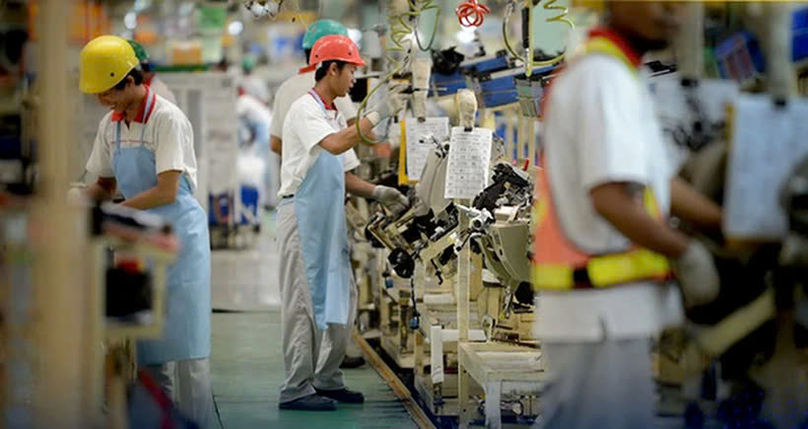  Workers at a factory in Thailand. Photo courtesy of pattayamail.com.