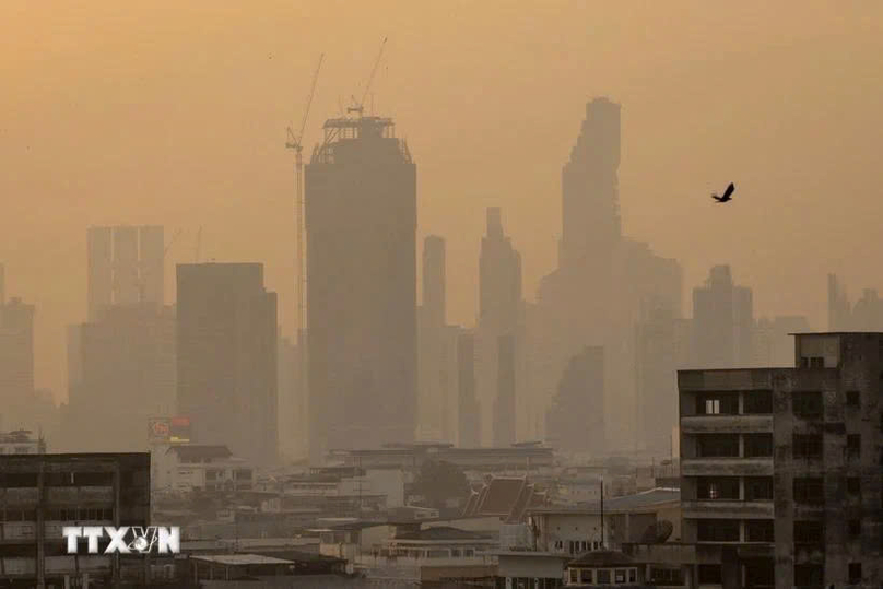 Haze covers Thailand's Bangkok capital in January 2023. Photo courtesy of AFP/VNA.