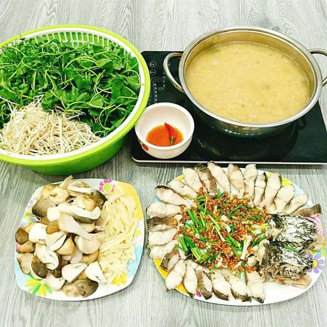 Ingredients of the dish include field snakehead, rice porridge and forest vegetables. Photo courtesy of thuhugo.93