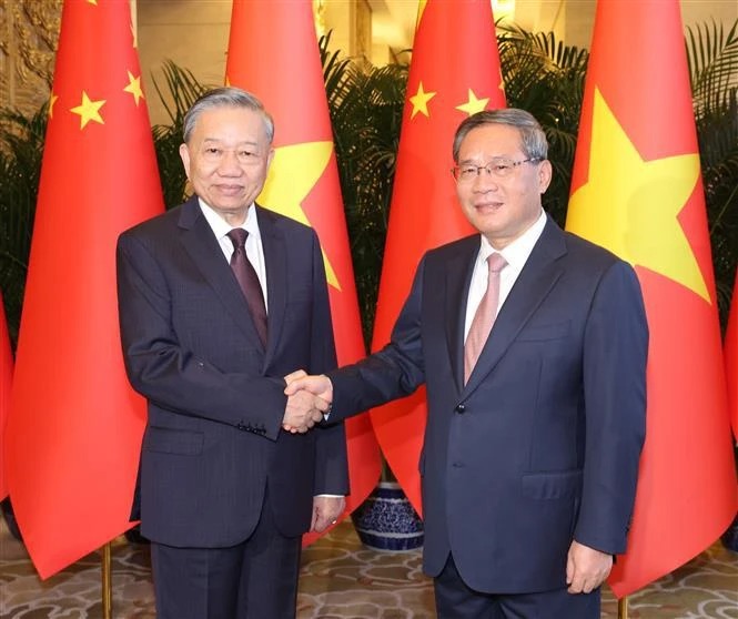 Vietnam’s Party General Secretary and President To Lam (left) and China’s Premier Li Qiang at a meeting in Beijing, August 19, 2024. Photo courtesy of Vietnam News Agency.