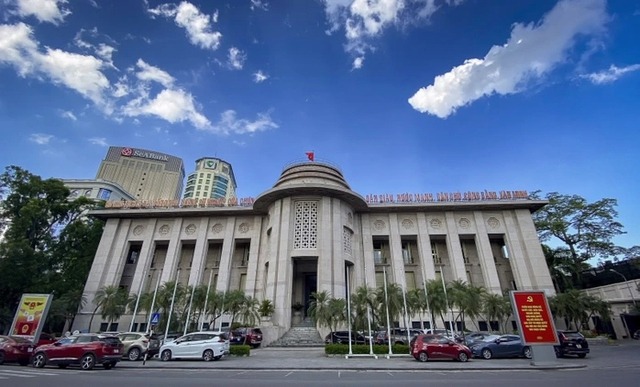  The SBV's headquarters in Hanoi. Photo courtesy by Nguoi Dua Tin (New Courier) magazine. 