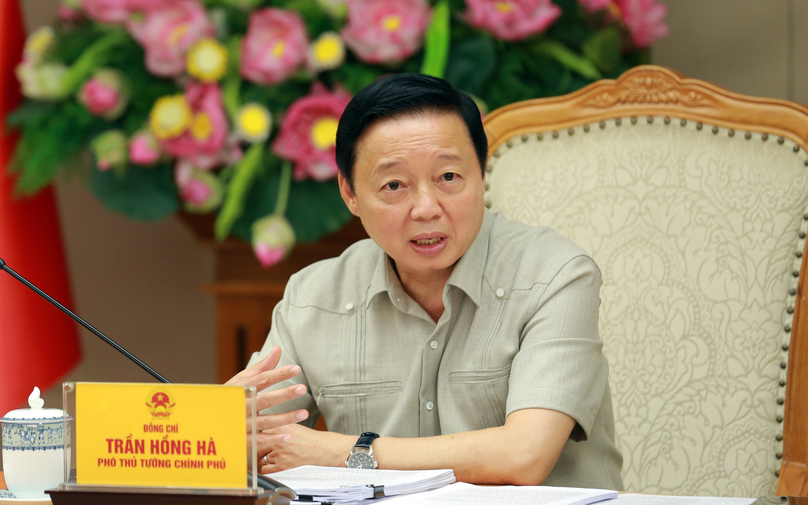 Deputy Prime Minister Tran Hong Ha chairs a meeting on carbon credit market in Hanoi , August 22, 2024. Photo courtesy of the government's news portal.