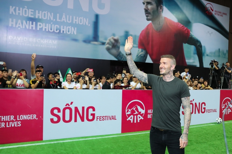 English football star David Beckham visits AIA Vietnam in 2019. Photo courtesy of AIA Vietnam.