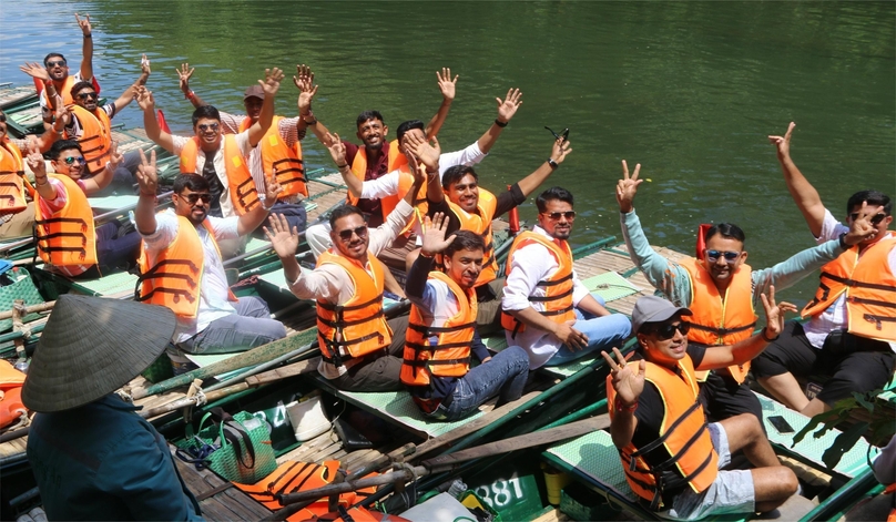 Indian tourists from Sun Pharmaceutical Industries Group pose for photos in Vietnam, August 2024. Photo courtesy of Dan Tri (People's Intellect) newspaper.