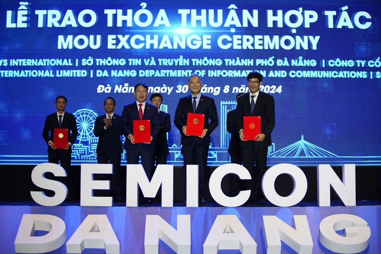 Danang has unveiled new incentives to attract semiconductor investments. Photo courtesy of the government's news portal.